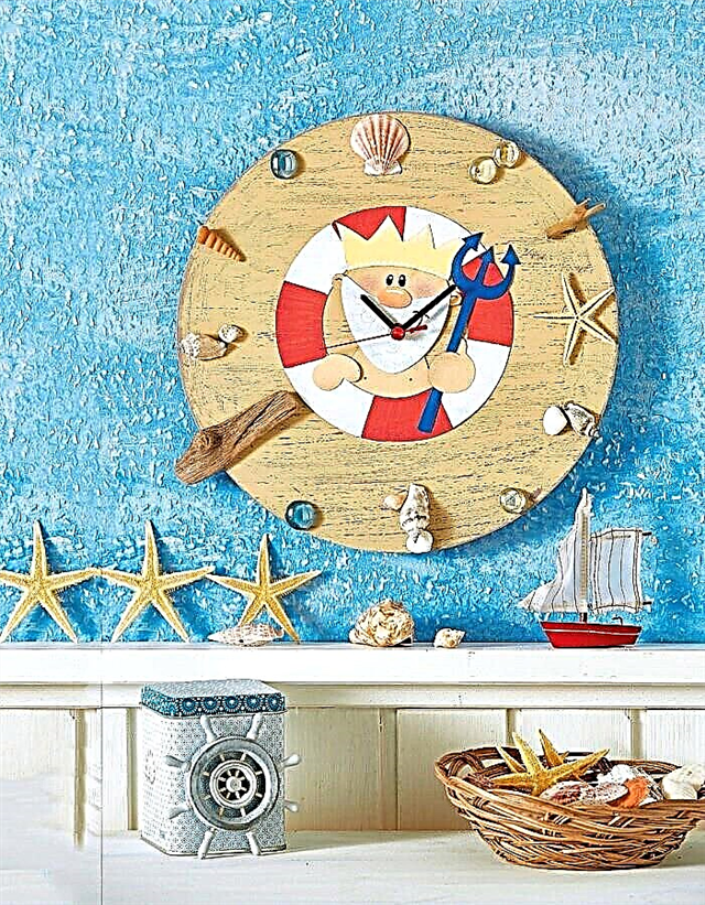 Visiting Neptune: do-it-yourself wall clock