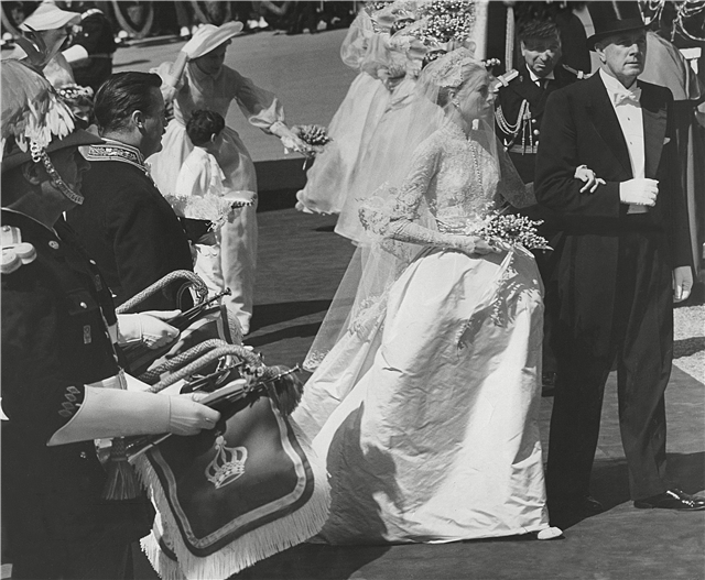 Od Grace Kelly po Kate Middleton: Historické svatební šaty