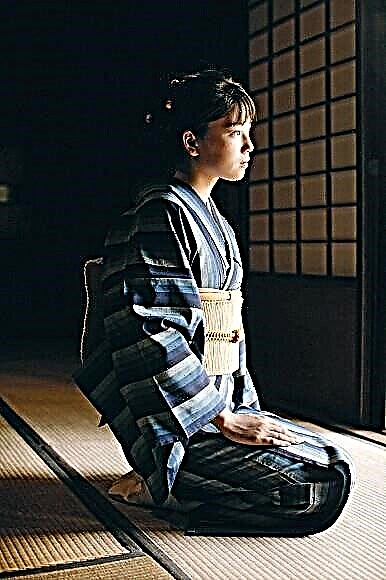Japanese style yesterday and today: kimono, obi belt, thick silk dupont